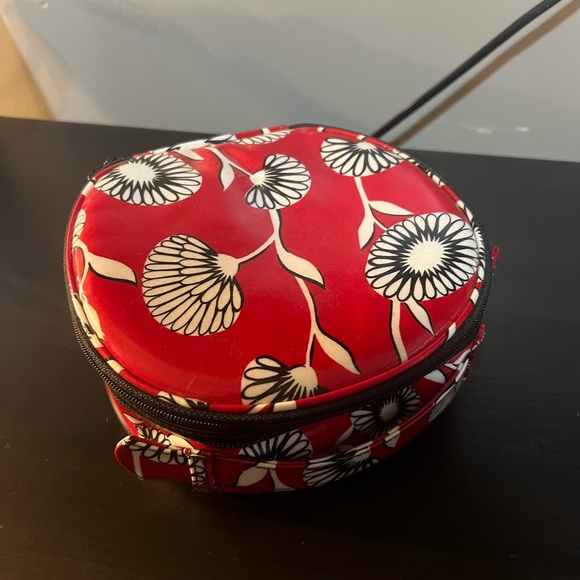 Vera Bradley Handbags - Vera Bradley Cosmetic Bag Deco Daisy